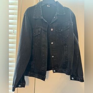 Black Jean jacket fashion gorgeous it’s a size medium brand new never fit me